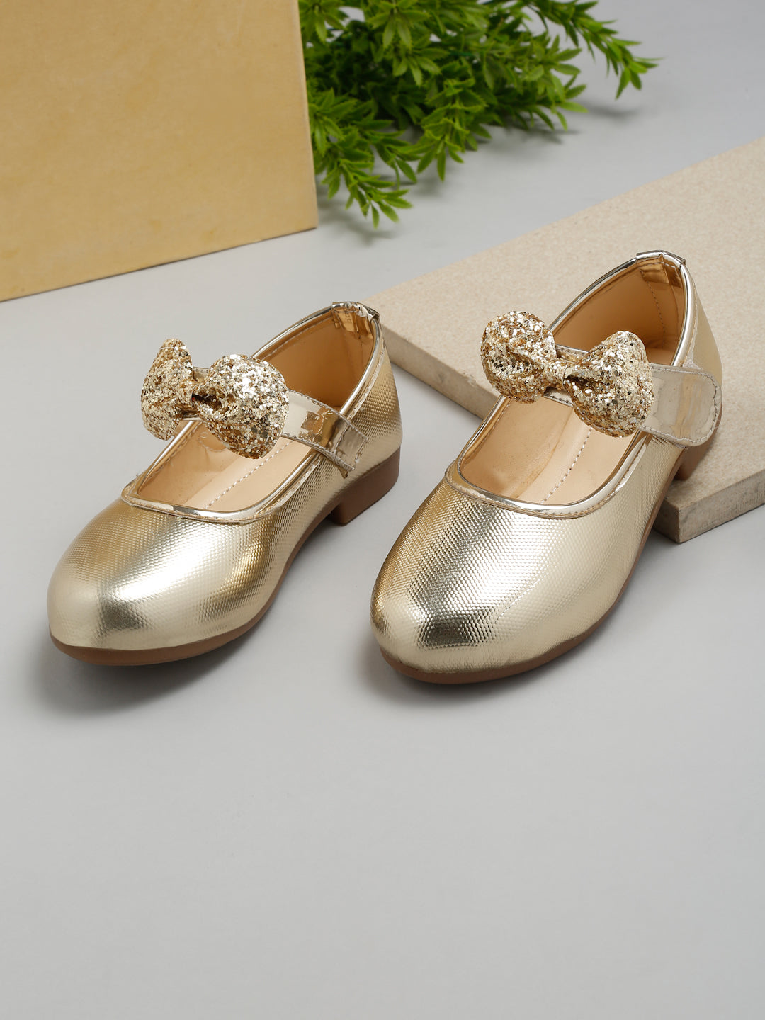 Tiny Bugs Girls Bow Applique Ballerinas - Gold