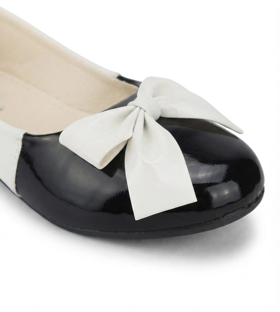 Tiny Bugs Girls Bow Applique Ballerinas - Black and White