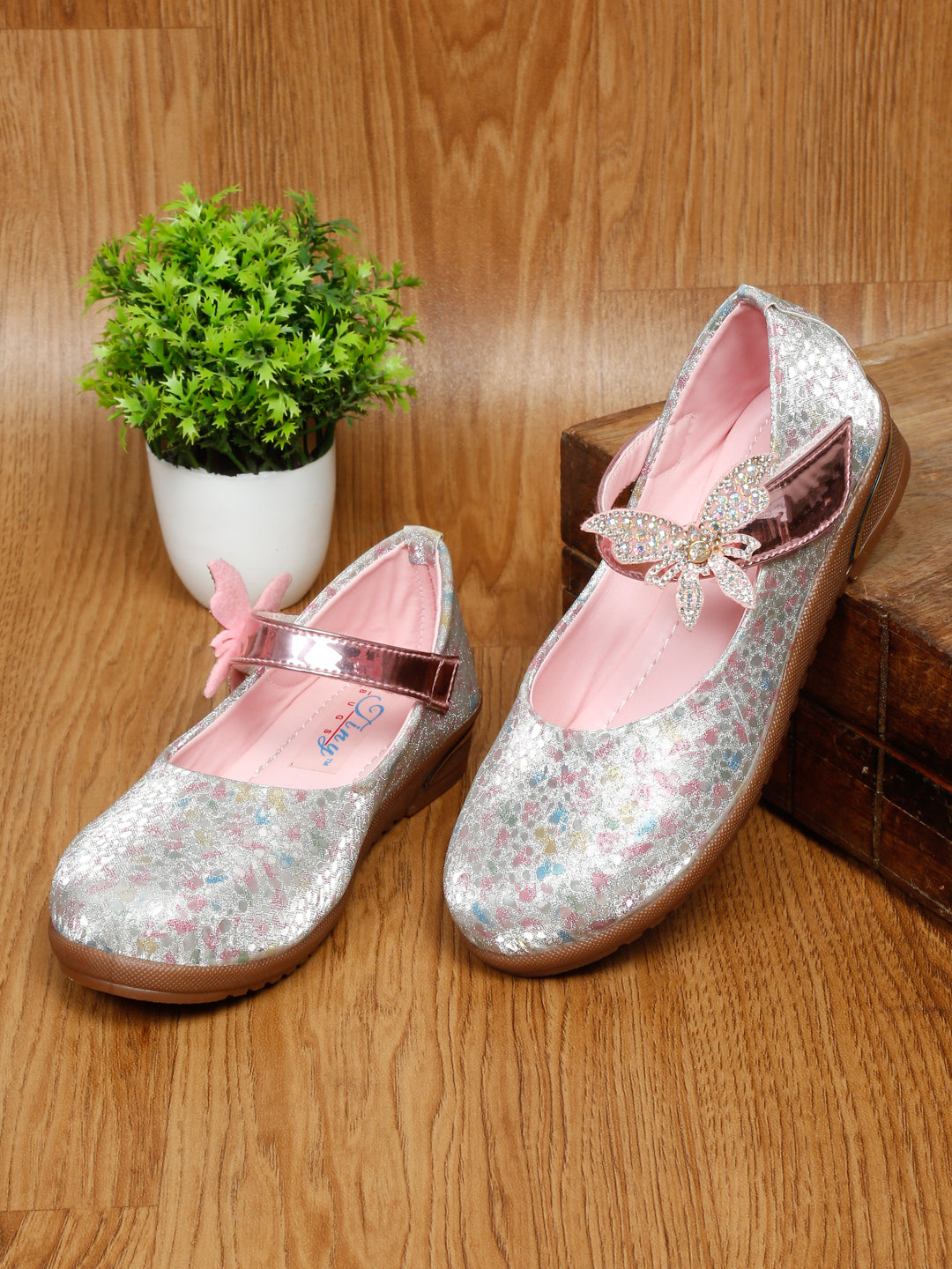 Tiny Bugs Girls Butterfly Applique Ballerinas - Multi